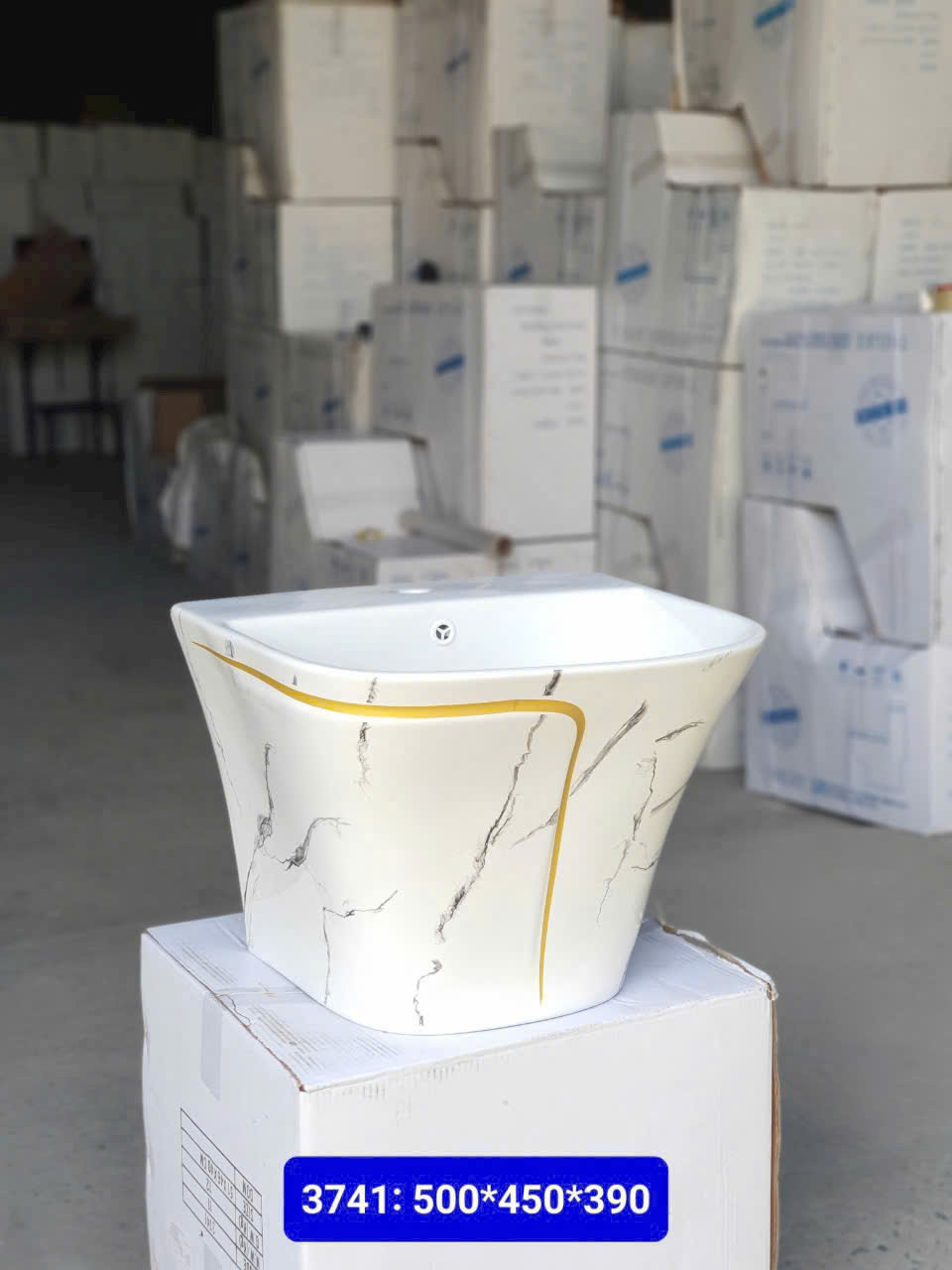 lavabo treo tường liền chân 3741