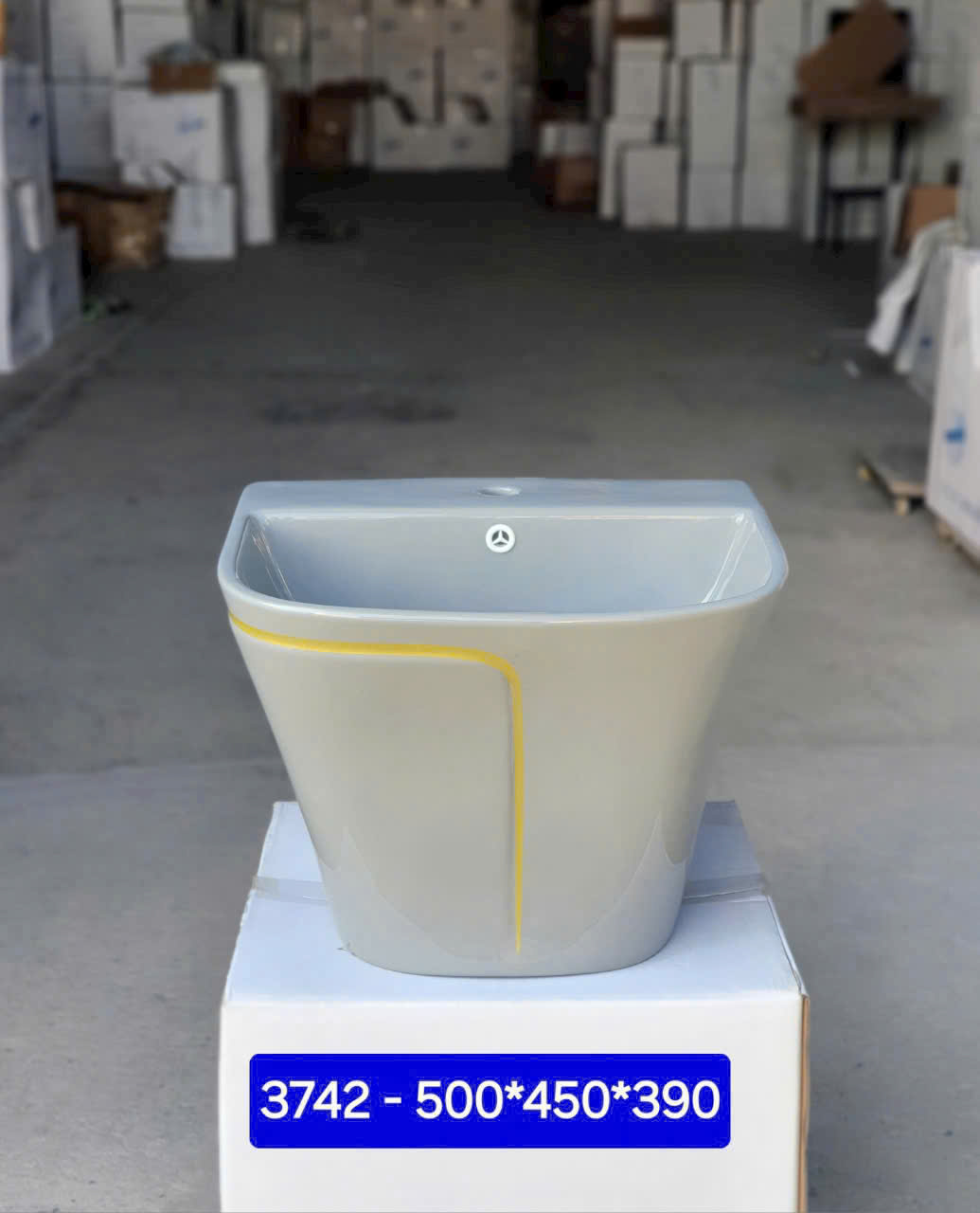 lavabo treo tường liền chân 3742