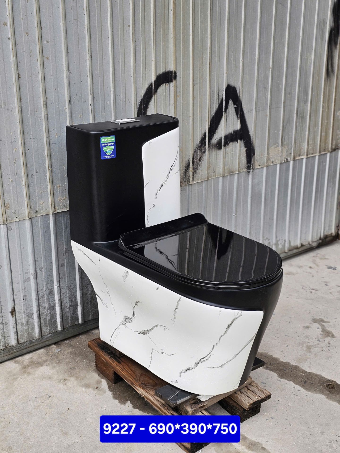 Bồn cầu 1 khối 9227