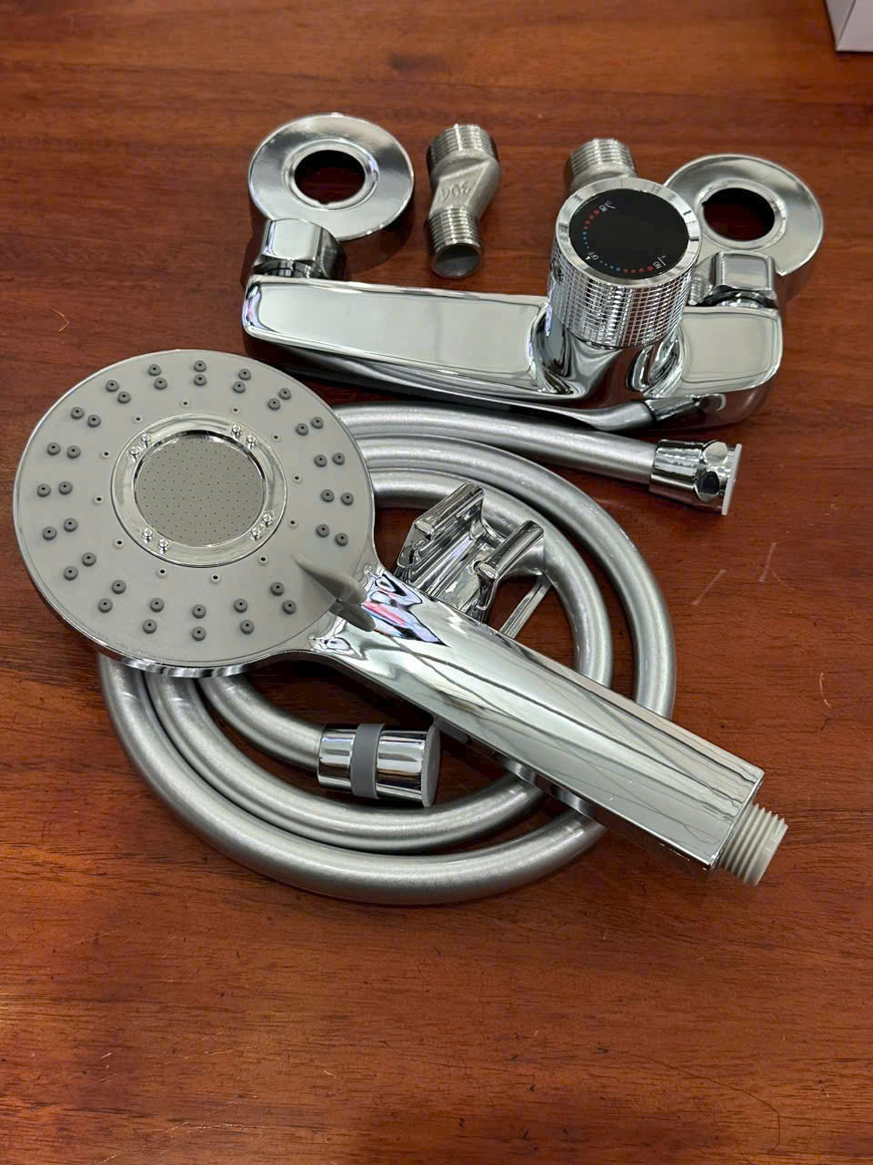 Củ sen tắm nóng lạnh crom bóng CL