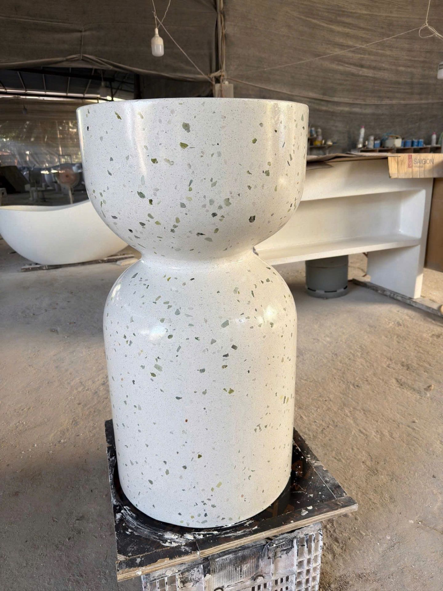 Trụ lavabo bê tông đá mài terrazzo