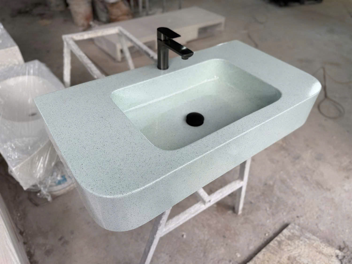Lavabo bê tông đá mài terrazzo treo tường .