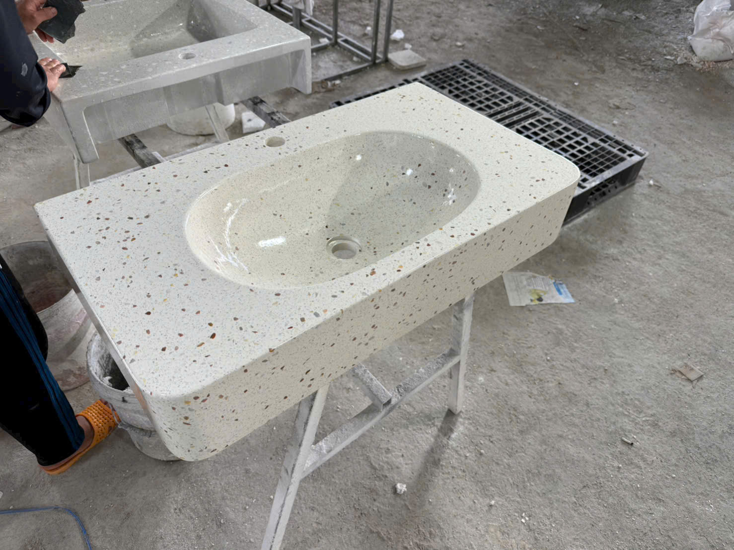 Lavabo bê tông đá mài terrazzo chữ nhật 1